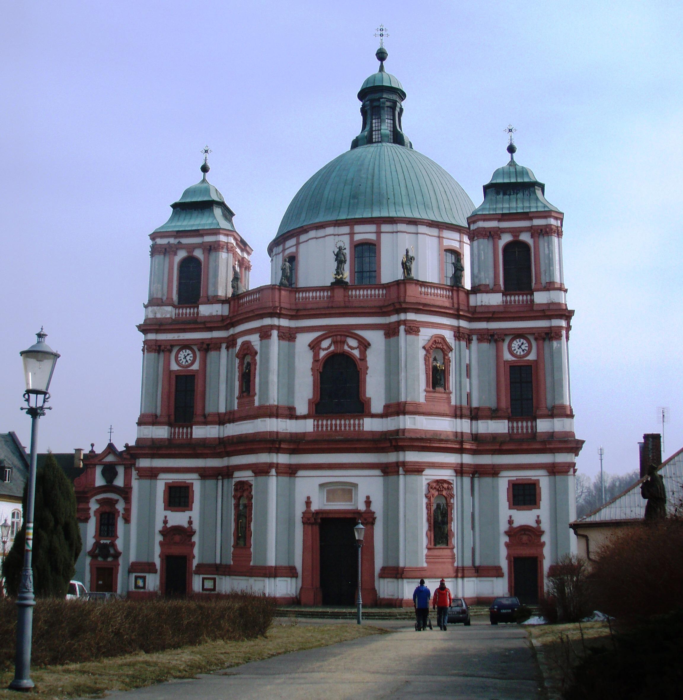 5_JPG_-_Bazilika_sv._Zdislavy